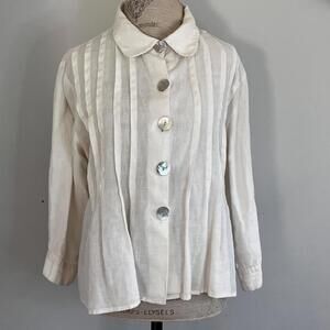 two wishes women’s linen blouse short cut with large opalescent buttons